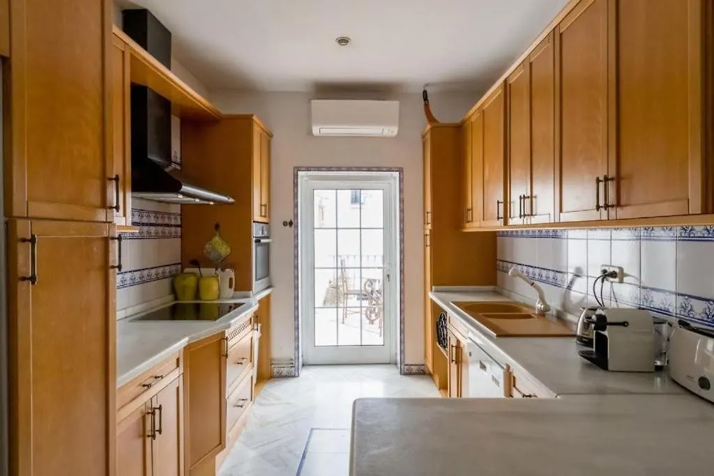 Rentalsevilla Suite Nepal Apartment Seville