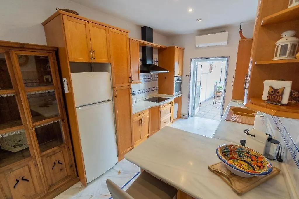 Rentalsevilla Suite Nepal Apartment Seville