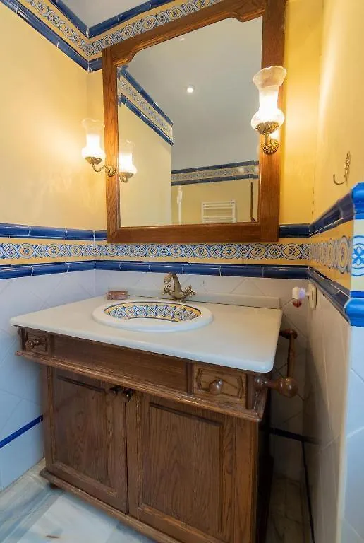 Rentalsevilla Suite Nepal Apartment Seville